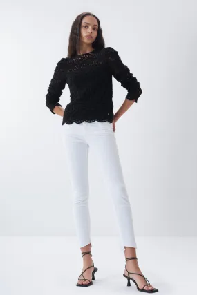 Pull en dentelle au crochet