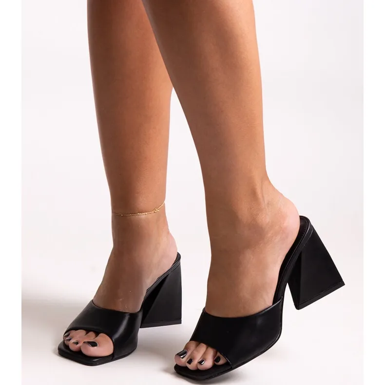 Tongs à talons hauts Mirella noires le noir